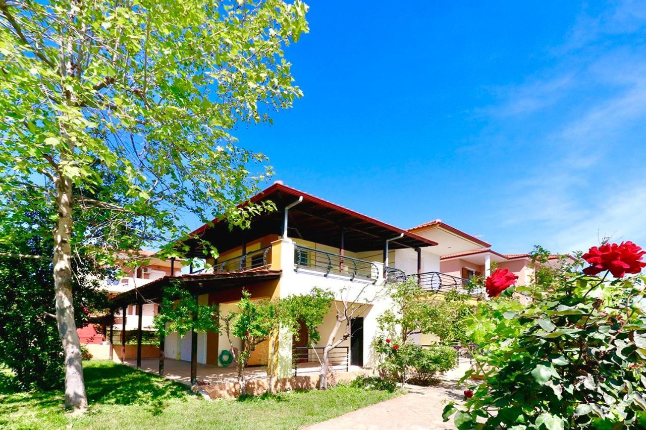 Вілла Nikiti Family House Екстер'єр фото